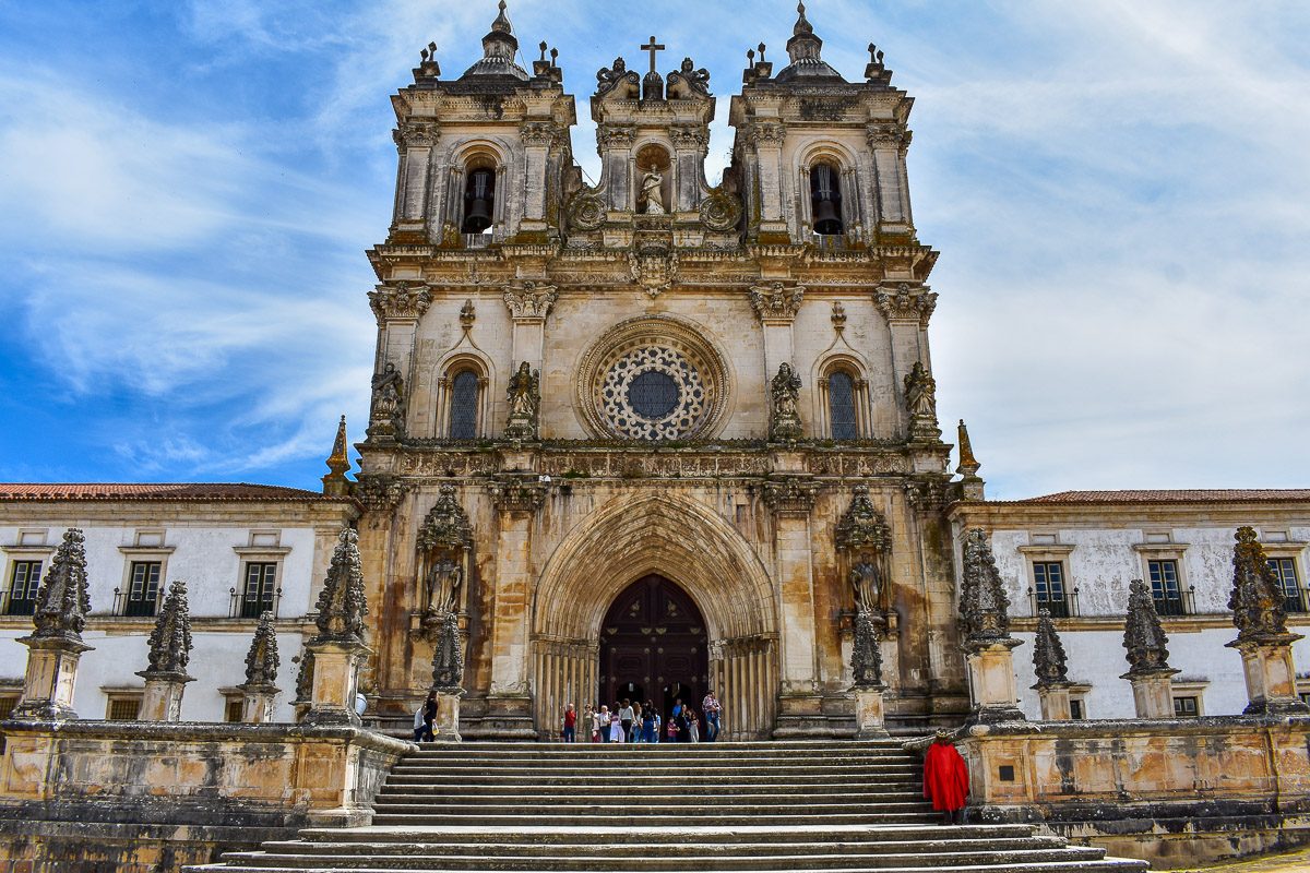 Visitar o Mosteiro de Alcobaça • Portugal • Viver o Mundo