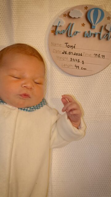 Olá Mundo, cheguei 💙

Bebé Girino Tomé nasceu no meio de uma tempestade. E que turbilhão tem sido… 

Obrigada a todos pelas mensagens de preocupação! Já estamos em casa e a aventura começa… agora ☺️