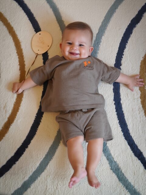 6 meses de Tomé 🍀

Como assim? Meio. Meio ano! Como é possível? 
Este mês ficou marcado pelo início da Introdução Alimentar. O nosso bebé já come sopa e fruta 😭

Está uma delícia, não está? 🤭🥰

#seismeses #sixmonths #babyboy #babylove